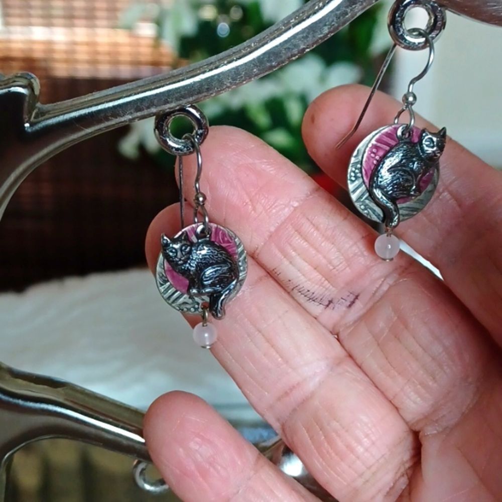 PEWTER CAT Earrings‎